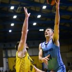 «Говерла» програла «Запоріжжю» (53:61), а «Київ-Баскет» поступився «Дніпру» (63:72). Турнірна таблиця та наступні матчі Суперліги.