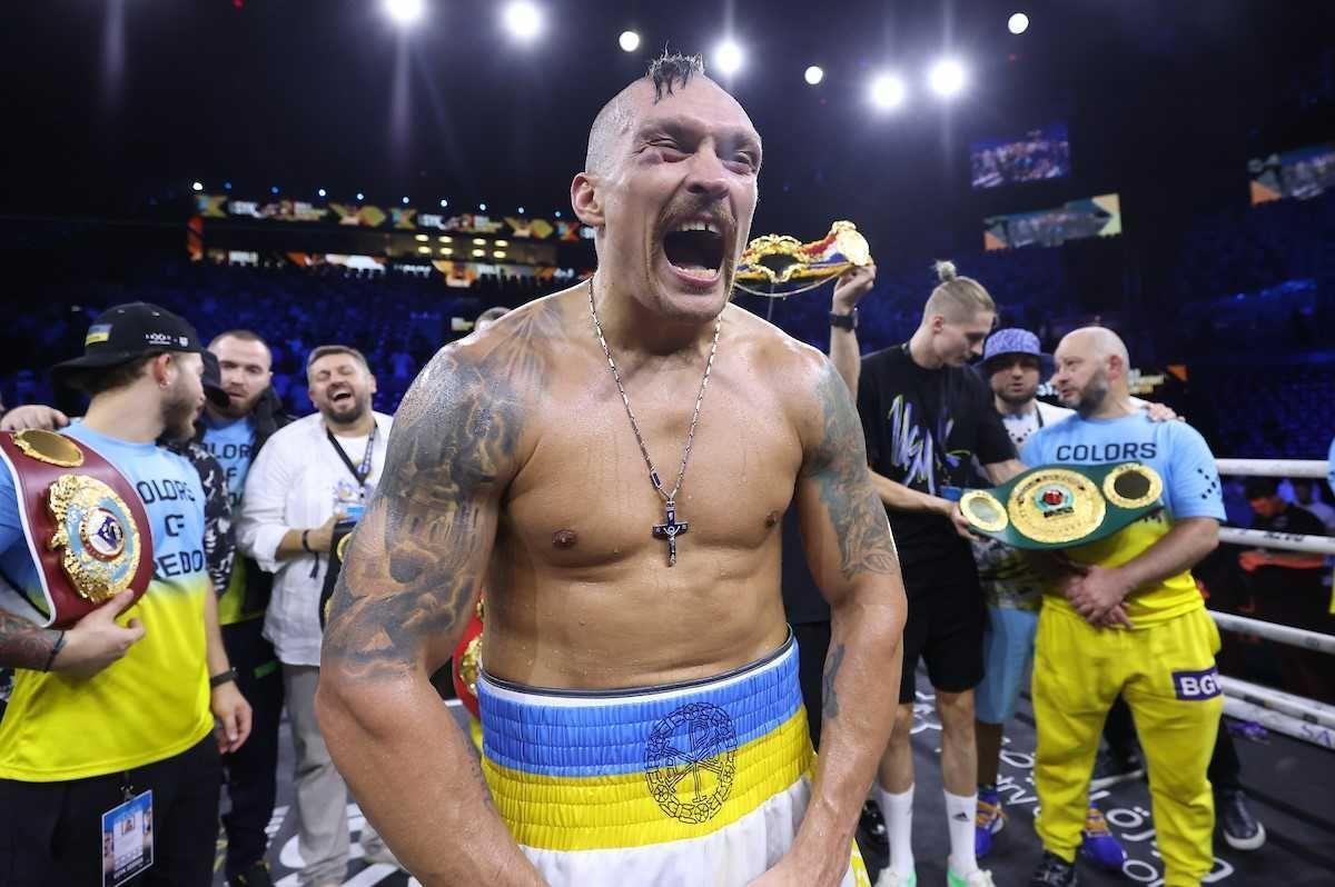 Олександр Усик розглядає можливість повернення до першої важкої ваги після успіхів у надважкій категорії.