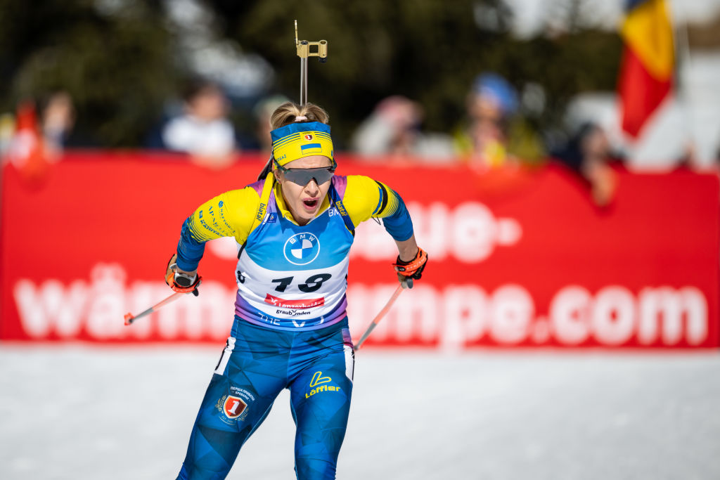 Жульє Сімон завоювала золото в індивідуальній гонці чемпіонату світу з біатлону. Українка Юлія Джима посіла 5-те місце, закривши всі 20 мішеней. Дізнайтеся всі результати гонки!