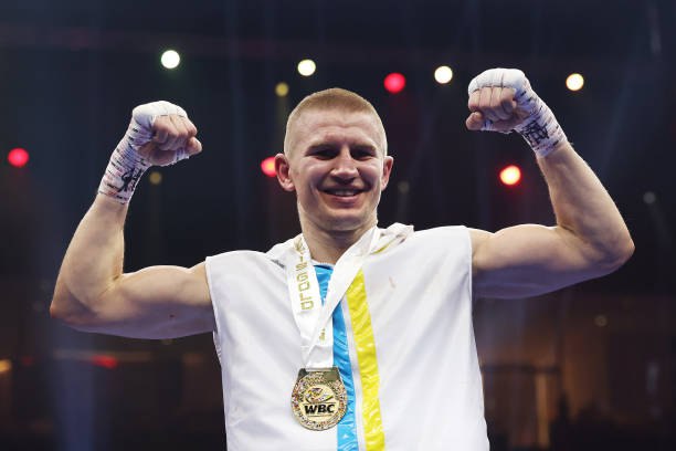 Український боксер Сергій Богачук може взяти участь у турнірі під егідою Туркі Аль-Шейха та поборотися за три чемпіонські титули у першій середній вазі.