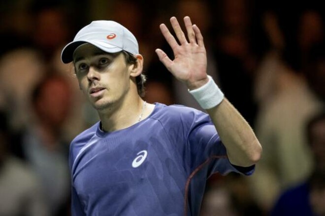 Теніс – Алекс де Мінаур (ATP 8) розгромив Маттіа Беллуччі (ATP 92) у півфіналі ATP 500 у Роттердамі (6:1, 6:2). Фінал відбудеться 11 лютого о 17:00.