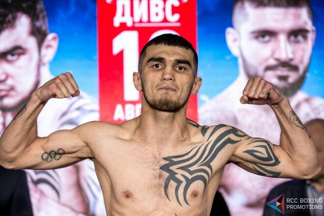 Ексчемпіон світу Шавкатджон Рахімов отримав крововилив у мозок після нокауту від Джастіна Полдо. Медики оцінюють його шанси на повернення в бокс.