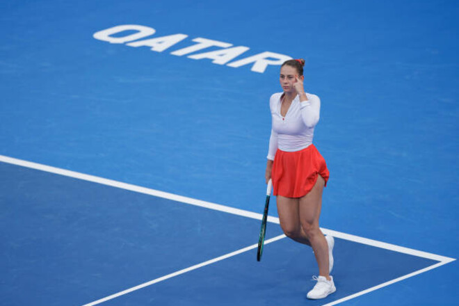 Марта Костюк пробилася до чвертьфіналу WTA 1000 у Досі, обігравши Магду Лінетт. Читайте всі деталі її перемоги, статистику та наступну суперницю.