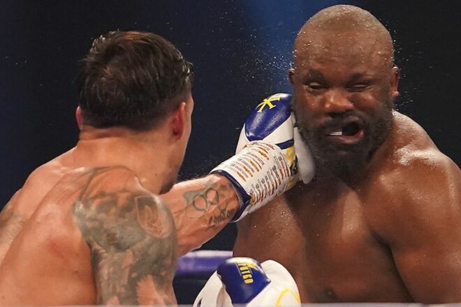 Олександр Усик заявив, що планує реванш із Дереком Чісорою та хоче провести бій на стадіоні в Києві. Однак це станеться не зараз. Дізнайтеся, коли можливий цей поєдинок та що далі чекає на чемпіона.