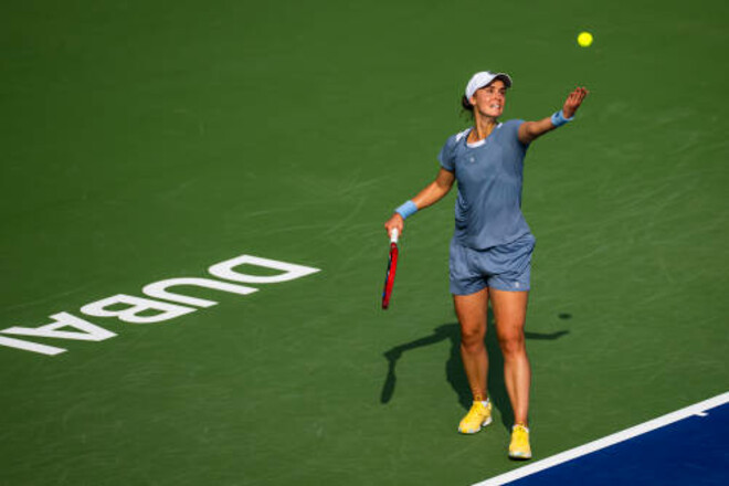 Ангеліна Калініна програла Вікторії Азаренко на WTA 1000 у Дубаї, маючи перевагу 6:2, 5:2. Результат, огляд матчу та наступна суперниця Азаренко.