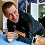 «Зоря» Луганськ офіційно розрахувалася з боргами перед гравцями, що дозволило зняти трансферний бан. Команда готується до другої частини сезону УПЛ-2024/25 та може підписувати нових футболістів.