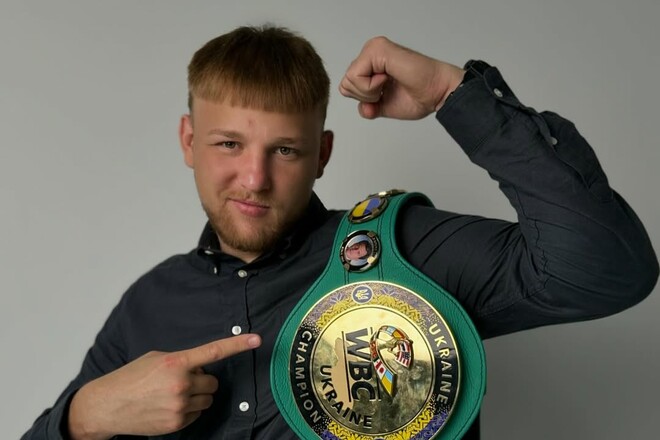 Український супертяж Віталій Стальченко впевнено нокаутував угорця Норберта Секереша у третьому раунді, здобувши дев’яту перемогу в кар’єрі.