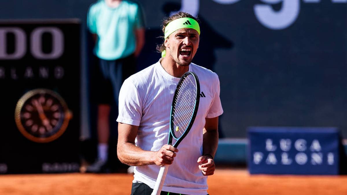 Сьогодні Звєрєв виграв BMW Open 2025 у Мюнхені, отримав авто BMW, призові, Lederhosen та заявив про зміну сезону. Атмосфера, гості, всі деталі матчу.