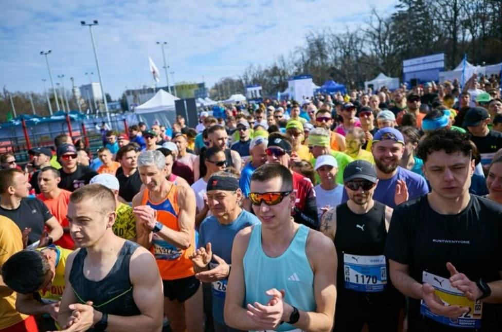 Понад 8200 учасників на Київському півмарафоні Незламності
