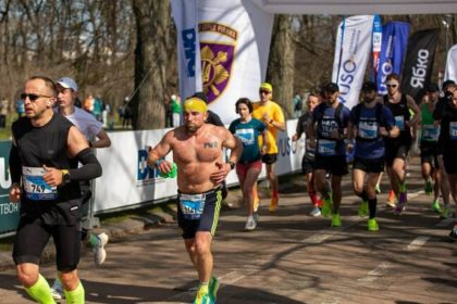 Понад 8200 учасників на Київському півмарафоні Незламності