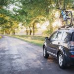 Подорож в Карпати на авто — ідеальний спосіб побачити озера, замки й автентичні села. Готовий маршрут, поради з оренди машини та найцікавіші локації для відпочинку.