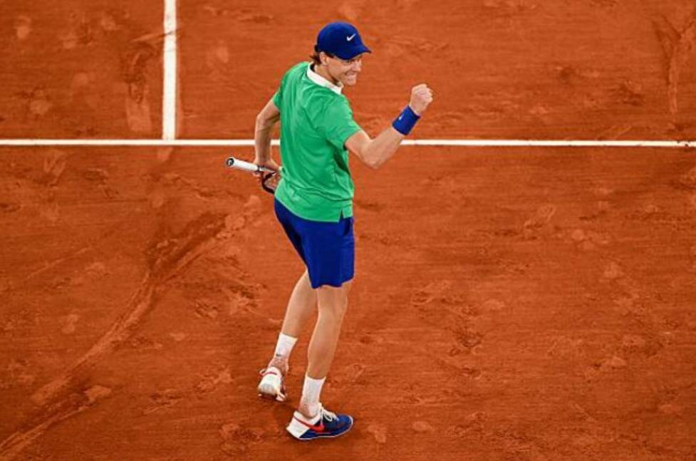 Сіннер здобув вольову перемогу на старті Roland Garros 2025 (відео)
