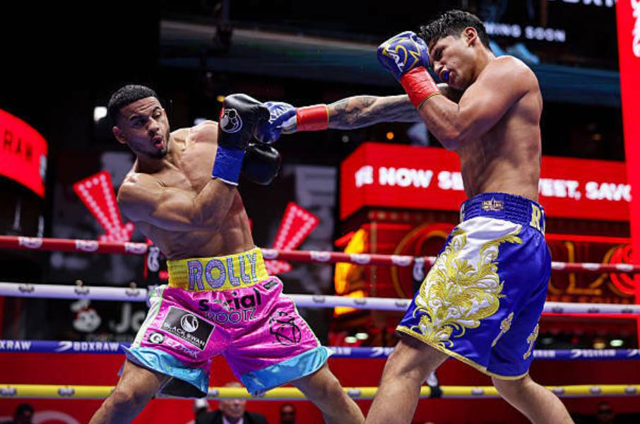 Гарсія програв Ромеро у бою за титул WBA