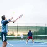 Дізнайтесь, що таке Underhand Serve в тенісі, як правильно виконувати цей прийом та коли його варто застосовувати для виграшу в матчі.