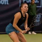 Олександра Олійникова виграла шостий матч поспіль і пробилася до основної сітки турніру WTA 125 у Градо, перемігши Єву Веддер у трисетовому матчі.