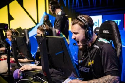 NAVI перемогли G2 у драматичному матчі BLAST.tv Major 2025 та вийшли до чвертьфіналу. Рахунок 2:1, ключовий момент — перемога на Inferno.