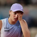 Іга Свьонтек поступилася Аріні Соболенко у півфіналі Ролан Гаррос 2025 з рахунком 7:6, 4:6, 0:6 та завершила переможну серію в Парижі.