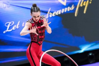 Українка Таїсія Онофрійчук виграла золото на ЧЄ-2025 з художньої гімнастики в особистому багатоборстві, вперше за 27 років принісши перемогу Україні.