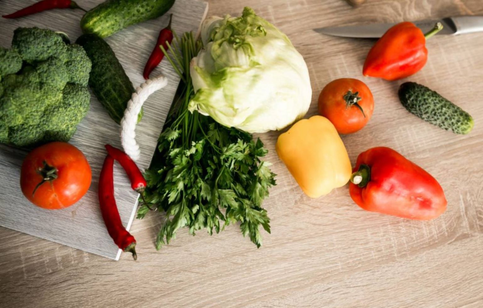 Дізнайтеся, як правильно вживати клітковину, у яких продуктах її найбільше, яку норму дотримуватись щодня та які помилки слід уникати.