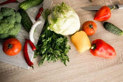 Дізнайтеся, як правильно вживати клітковину, у яких продуктах її найбільше, яку норму дотримуватись щодня та які помилки слід уникати.