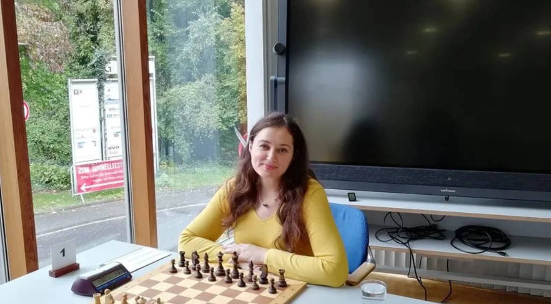 Українка Інна Гапоненко перемогла у першому раунді Кубку світу ФІДЕ та вийшла на Анну Музичук. Турнір триває у Баку за нокаут-системою.