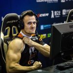 Ярослав "pashaBiceps" Яжомбковскі — зірка CS:GO із Польщі. Розповідаємо про його біографію, кіберспортивні досягнення та фінансовий успіх.