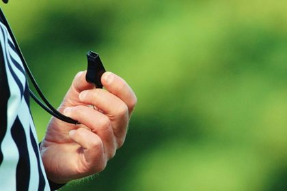 Відкрийте для себе найнесподіваніші футбольні правила, які рідко згадують. Деякі з них можуть вас по-справжньому здивувати!