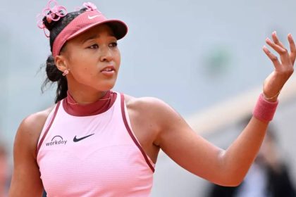 Колишня перша ракетка світу Наомі Осака завершила виступ на Вімблдоні-2025, програвши у третьому колі Анастасії Павлюченковій у трьох сетах.