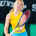 Українська тенісистка Софія Белінська вийшла у фінал Вімблдону 2025 року серед дівчат U-14, перемігши південнокорейську суперницю у півфіналі.