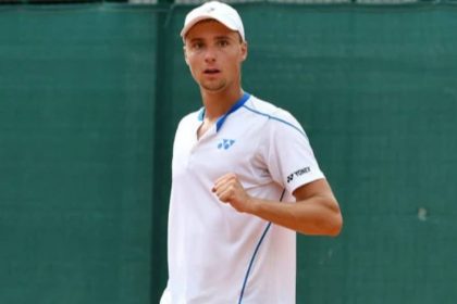 Олег Приходько виграв стартовий матч на челенджері в Сан-Марино, перемігши Гонсало Вільянуеву в трьох сетах із рахунком 6:3, 3:6, 6:4.