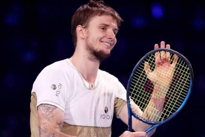 Алексей Попирін у трьох сетах переграв Данііла Медведєва в третьому раунді турніру ATP 1000 у Торонто й вийшов до 1/8 фіналу, де зіграє з Руне.