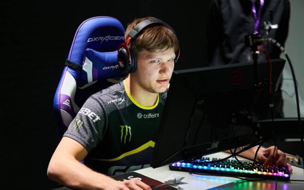 Колишній тренер NAVI Kane розповів про складнощі в роботі з s1mple, зокрема про його емоційний стан і вплив на команду під час тренувань.
