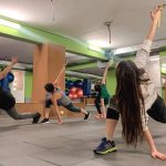 Дізнайтесь про найпоширеніші травми під час фітнес-тренувань, поширені помилки та ефективні способи їх уникнення для безпечного занять.