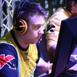 Данило “Zeus” Тесленко – український кіберспортсмен, досягнення в Dota 2 та турнірні заробітки. Детальна біографія та історія успіху.