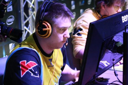 Данило “Zeus” Тесленко – український кіберспортсмен, досягнення в Dota 2 та турнірні заробітки. Детальна біографія та історія успіху.