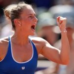 Марта Костюк уперше вийшла у четверте коло US Open, здолавши Діан Паррі 3:6, 6:4, 6:2. Наступний матч — проти Кароліни Мухової.