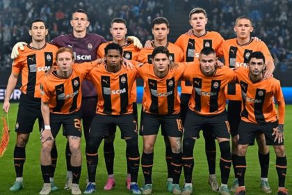 Дізнайтеся про фан-культуру ФК «Шахтар»: гімн, кричалки, девізи та пісні, які надихають команду і об’єднують тисячі вболівальників на трибунах.