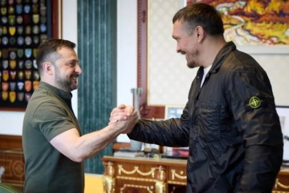 Олександр Усик зустрівся з Володимиром Зеленським, обговорили посилення міжнародної підтримки України та боротьбу з російською агресією.