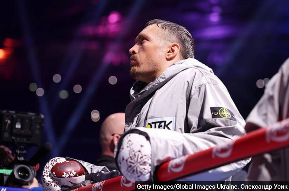Олександр Усик попросив WBO відкласти бій з Джозефом Паркером через травму спини та виснаження після останніх поєдинків.