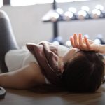 Дізнайтесь, як ефективно відновитись після тренування: поради щодо харчування, сну та відпочинку, щоб уникнути перевтоми та досягти кращих результатів.