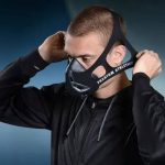 Дізнайтеся, що таке тренувальна маска, як вона працює, на що впливає та в яких видах спорту застосовується. Переваги та особливості використання.