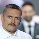 Фанати обурилися участю Усика у благодійному матчі, адже він отримав відтермінування бою від WBO через травму спини, але все ж вийшов на поле.