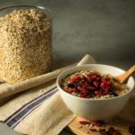 Вівсянка — ідеальний продукт для спортсменів: поживна, ситна та корисна. Дізнайтеся про її калорійність, користь та правила вживання.