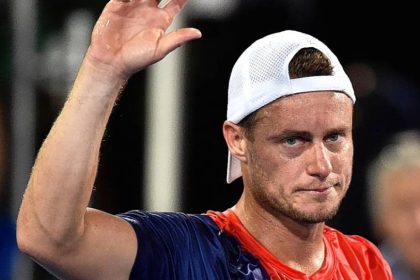 Екс-тенісист Ллейтон Х'юїтт оштрафований на $18,7 тис. і дискваліфікований ITIA за інцидент із волонтером після матчу Кубка Девіса проти Італії.