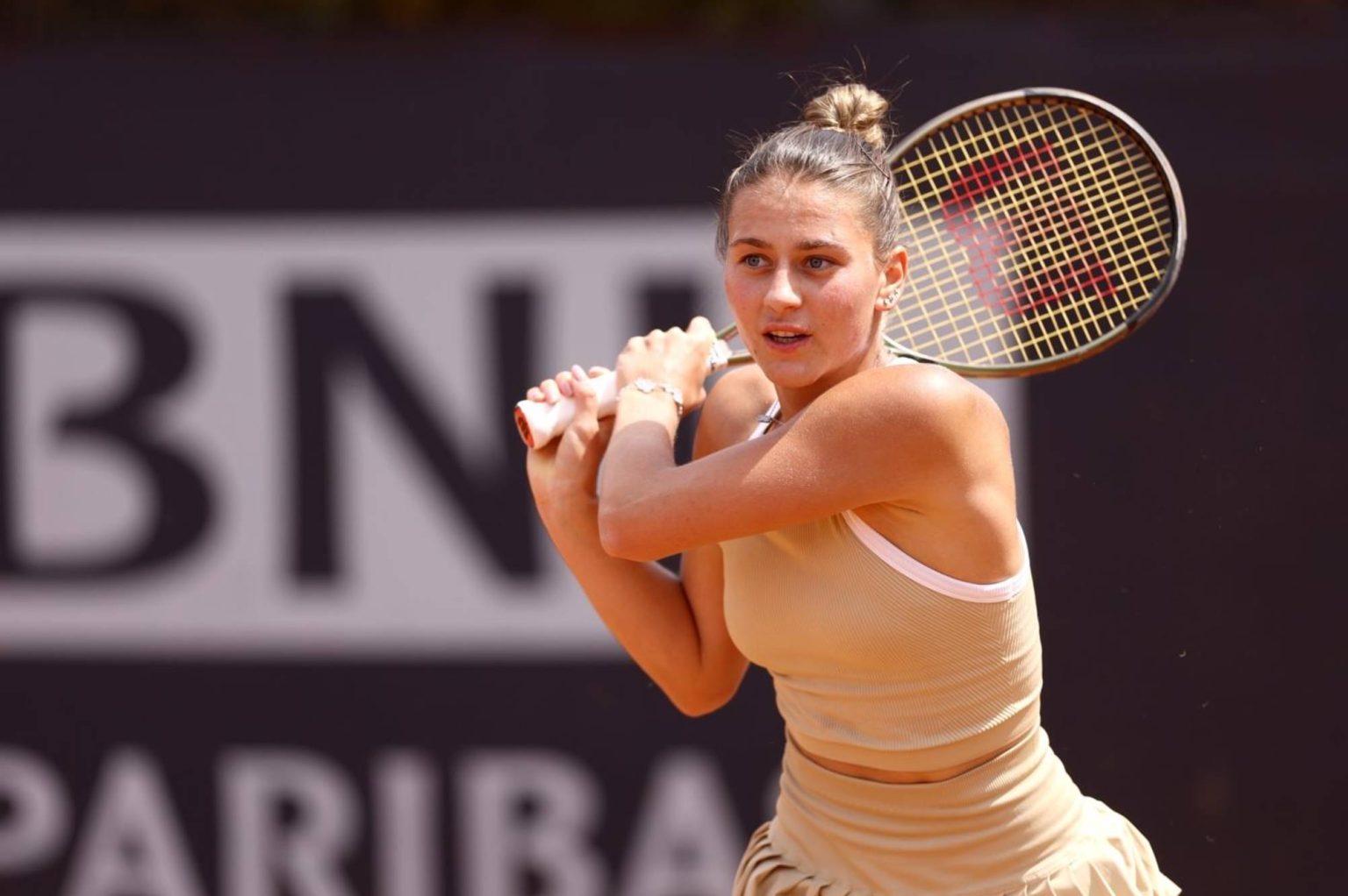 Марта Костюк перемогла Аляксандру Сасновіч у третьому колі China Open та вийшла до 1/8 фіналу турніру в Пекіні.