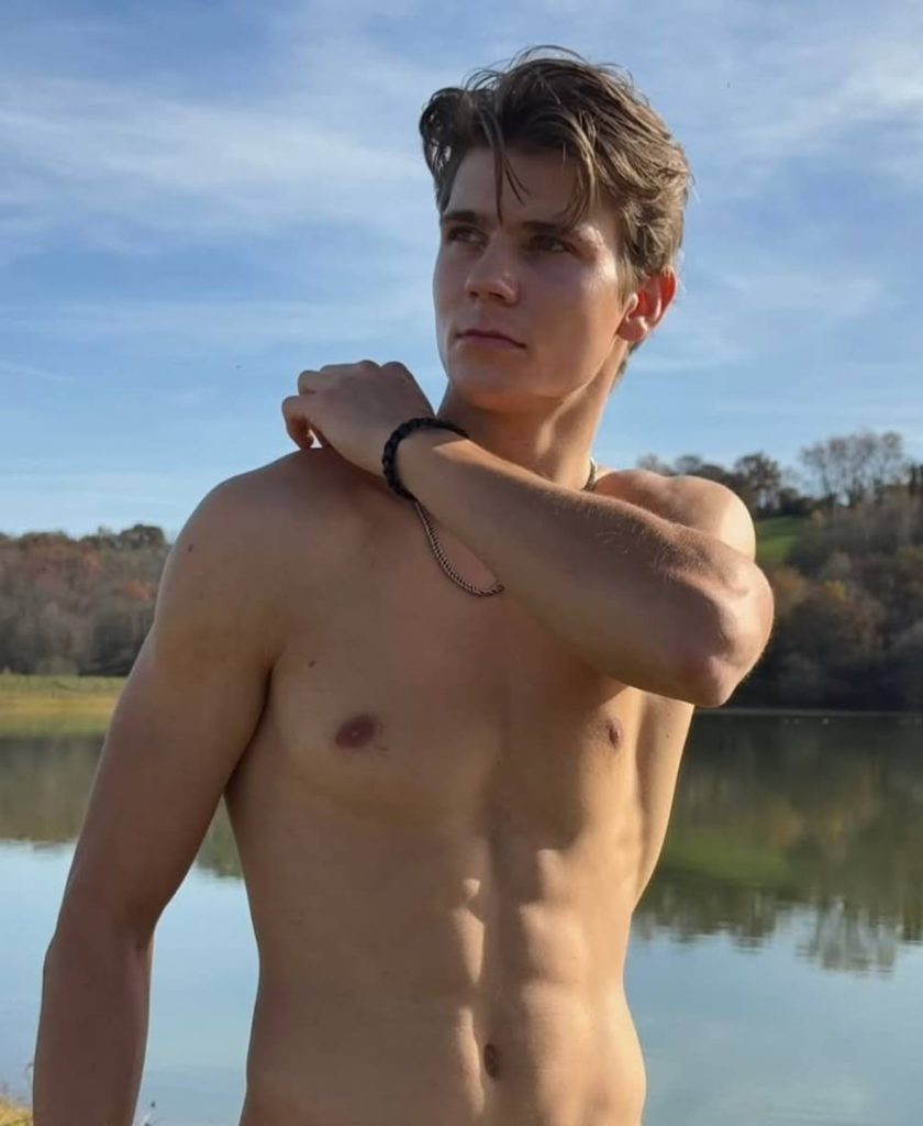 Британский каноист Куртс Адамс Розенталс заработал более £100 000 на OnlyFans — теперь его путь на Олимпиаду под угрозой