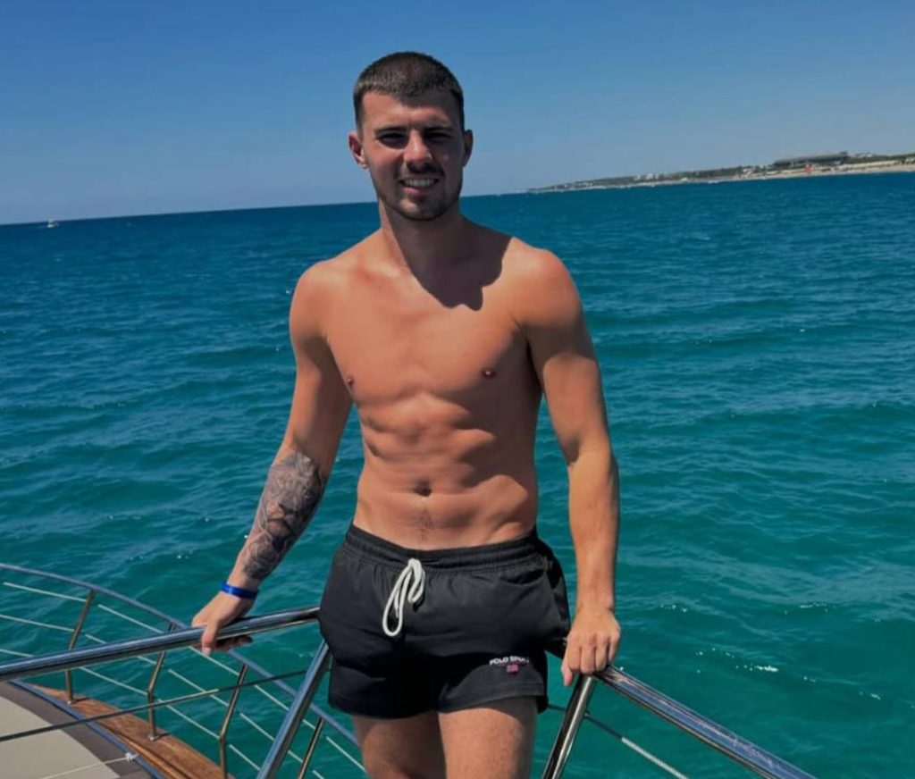 Олімпійські дайвери Великобританії ведуть OnlyFans із безпечним контентом