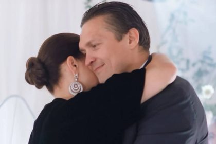 Олександр та Катерина Усик відсвяткували 16-ту річницю шлюбу у Києві — з романтичною вечерею, танцями та атмосферою сімейного тепла.