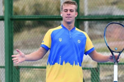 В’ячеслав Бєлінський у драматичному трисетовому матчі здолав Пітера Бертрана та подвоїв перевагу України над Домініканою в Кубку Девіса.