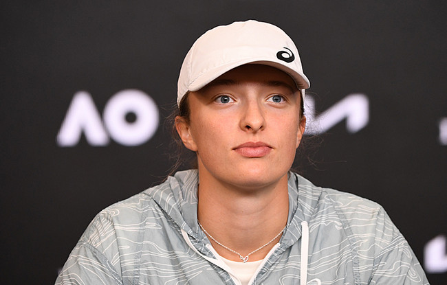 Australian Open: Свёнтек вышла в 1/8 финала после тяжелого матча с Калинской